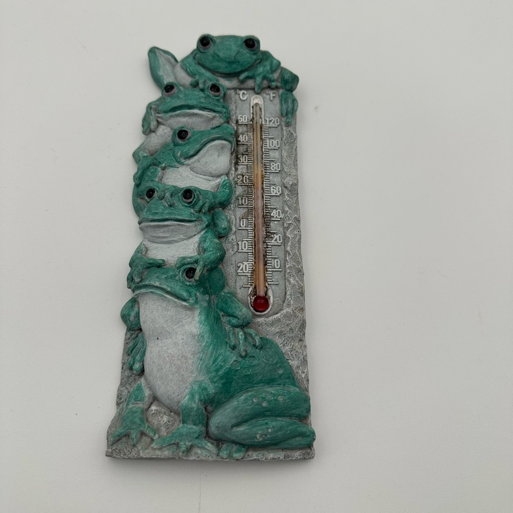 SPOONTIQUES Frogs Thermometer Outdoor Or Indoor Use 7.5” Resin